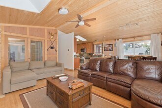 100 Ski Trails Rd in Mammoth Lakes, CA - Building Photo - Building Photo