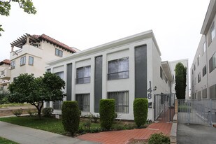 148 S Oakhurst Dr in Beverly Hills, CA - Building Photo