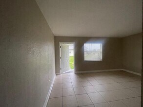 1205 Ave K in Fort Pierce, FL - Building Photo - Building Photo