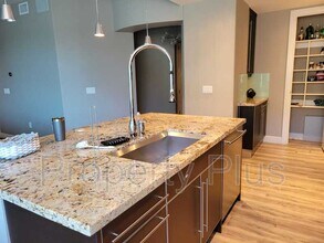 140 E Rio Salado Pky in Tempe, AZ - Building Photo - Building Photo