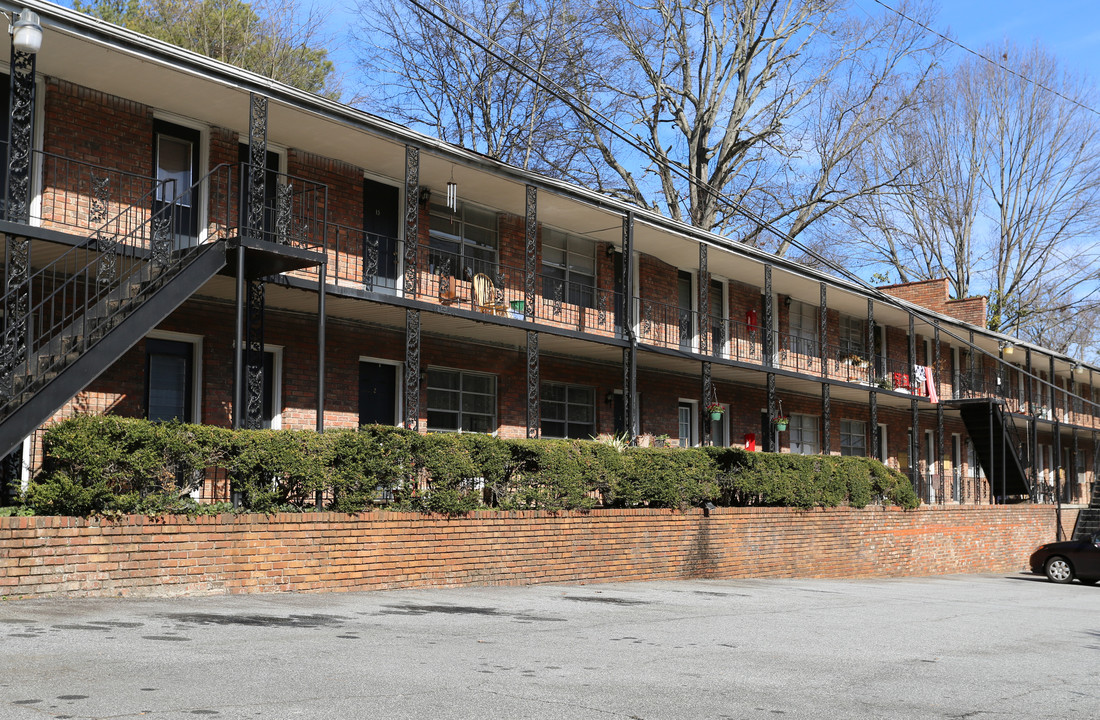 Lenox Hills in Atlanta, GA - Building Photo