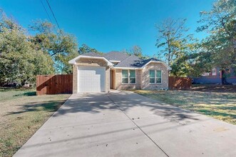 1517 Wesley St in Greenville, TX - Building Photo - Building Photo