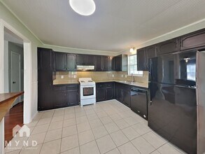 1104 Oak Blvd in Moody, AL - Foto de edificio - Building Photo