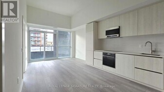 120 Broadway Ave in Toronto, ON - Building Photo