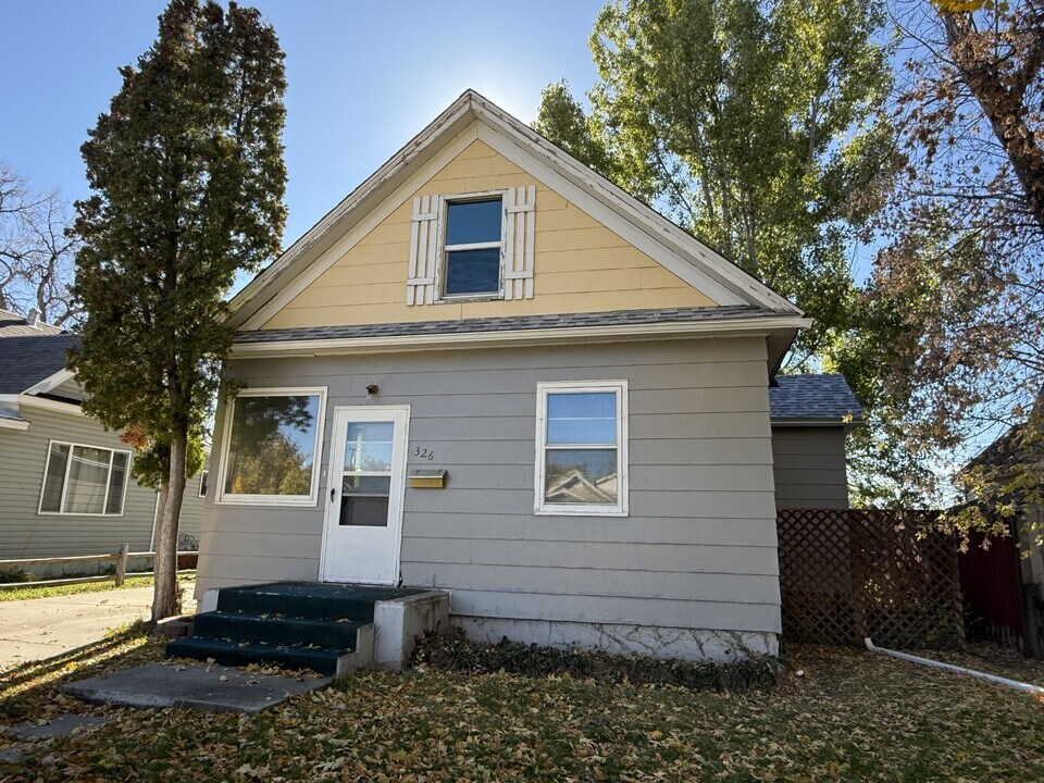 326 Miles Ave in Billings, MT - Building Photo