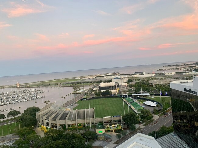 175 1st St S, Unit 2004 in St. Petersburg, FL - Building Photo - Building Photo