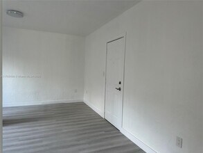 2001 NW Flagler Terrace in Miami, FL - Building Photo - Building Photo