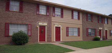 Talladega Downs Apartments in Talladega, AL - Building Photo - Building Photo