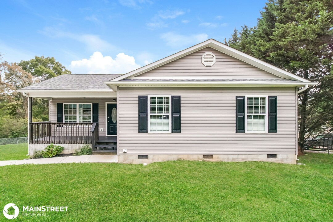 3328 Stamps Ln in Powell, TN - Building Photo