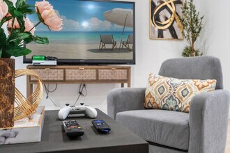 5048 Bluff Pl-Unit -ID1323818P in El Cajon, CA - Foto de edificio - Building Photo