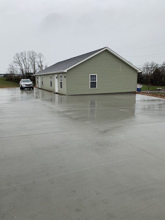 148 School Side Dr, Unit 148 B Schoolside Drive in Brandenburg, KY - Foto de edificio