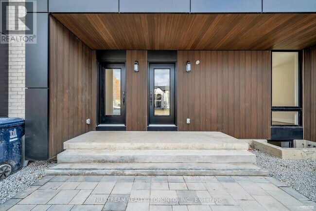 25 Devondale Ave in Toronto, ON - Building Photo - Building Photo