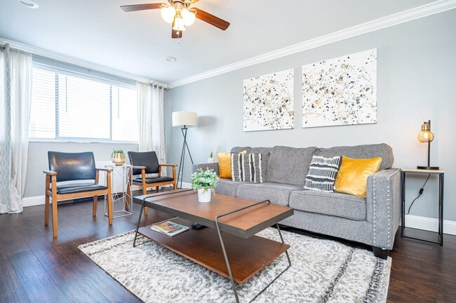 215 Piedmont Ave NE