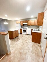 2405 City View Ct in Lincoln, NE - Building Photo - Building Photo