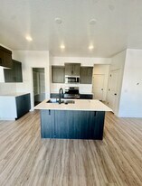 5649 South Aaron Ln in Saint George, UT - Building Photo