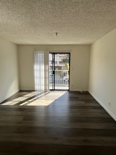 2839 Francis Ave, Unit 204 in Los Angeles, CA - Building Photo - Building Photo