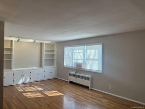 580 Bedford Rd in Pleasantville, NY - Building Photo - Building Photo