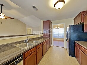 1012 Neeleys Bnd in Spring Hill, TN - Building Photo - Building Photo