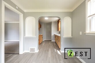3 Bed Bungalow only 1250/mo! Available for in Detroit, MI - Building Photo - Building Photo