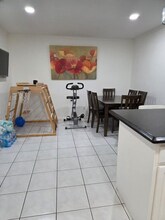 810 Sandtree Dr in Palm Beach Gardens, FL - Foto de edificio - Building Photo