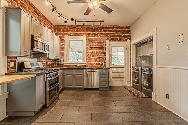 property at 2141 Irving St