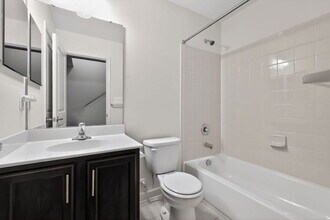 9908 Wood Edge Wy in Lanham, MD - Building Photo - Building Photo