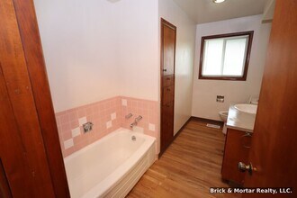 1240 Western Ave in Stayton, OR - Building Photo - Building Photo