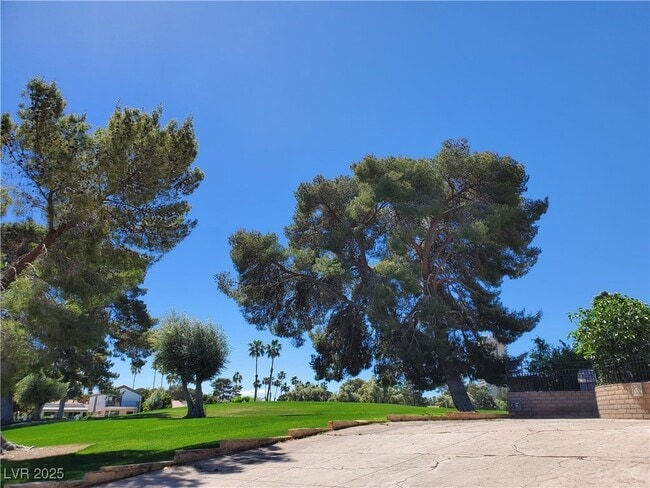 2840 Augusta Dr in Las Vegas, NV - Building Photo - Building Photo