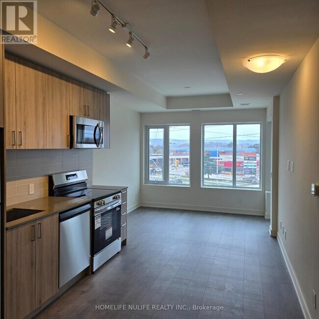 8020 Derry Rd in Milton, ON - Building Photo - Building Photo