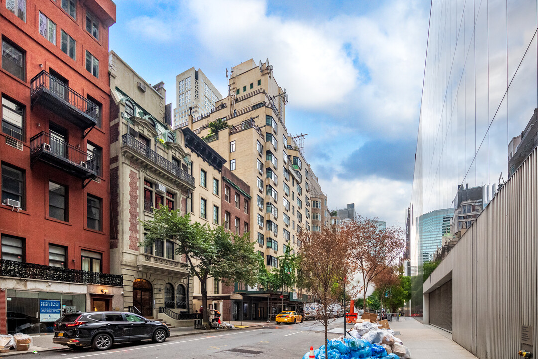 25 W 54th St in New York, NY - Foto de edificio