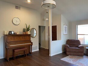 2401 Thistle Ct in Euless, TX - Building Photo - Building Photo