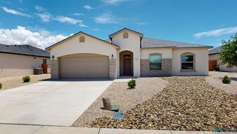 5109 W Grey Ghost Rd in Hobbs, NM - Building Photo