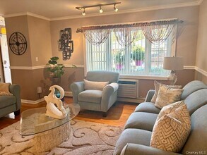 177-68 Meadow Dr in Queens, NY - Building Photo - Building Photo