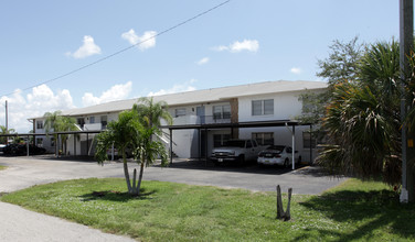 Lorain Apartments in Cape Coral, FL - Building Photo - Building Photo