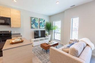 Rowat Lofts Apartments in Des Moines, IA - Building Photo - Building Photo