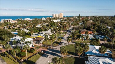 732 Bruce Ave in Clearwater, FL - Foto de edificio - Building Photo