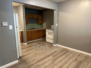 825 S Cherokee St in Girard, KS - Building Photo - Building Photo