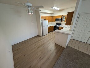 1405 S Nellis Blvd in Las Vegas, NV - Building Photo - Building Photo