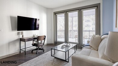 101 S Center St, Unit 224 in Arlington, TX - Foto de edificio - Building Photo