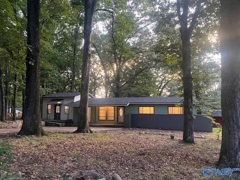 2106 Evans Ave NW in Huntsville, AL - Building Photo