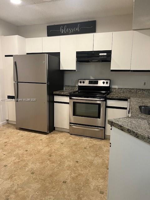 8801 Wiles Rd in Coral Springs, FL - Building Photo