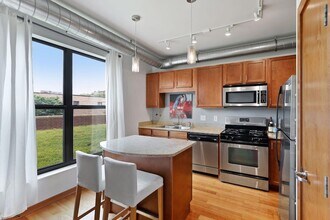 15 E Franklin Ave in Minneapolis, MN - Foto de edificio - Building Photo