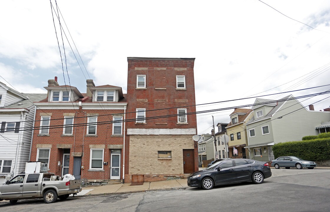 1726 Noble St in Pittsburgh, PA - Foto de edificio