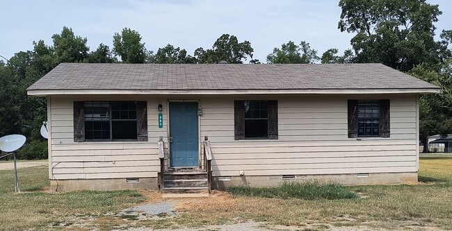 property at 903 W Dallas Ave