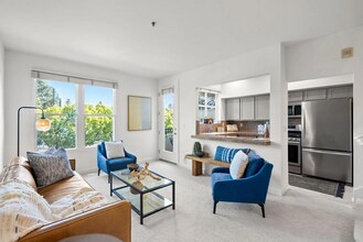 108 Bryant St, Unit 4 in Mountain View, CA - Foto de edificio - Building Photo