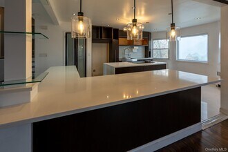 21 Norton Dr in Roosevelt, NY - Building Photo - Building Photo