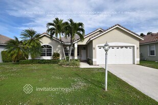 7178 Catalina Isle Dr in Lake Worth Beach, FL - Building Photo