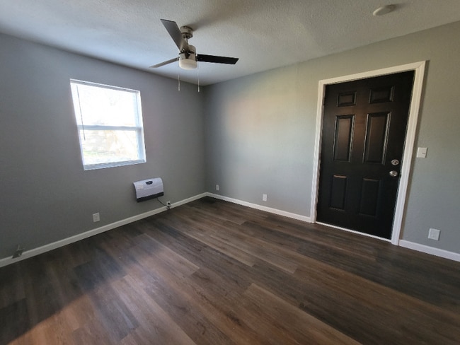 409 N Sterling Ave in Sugar Creek, MO - Building Photo - Building Photo