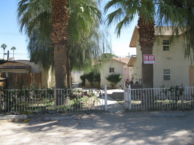 42155 King St in Indio, CA - Foto de edificio - Building Photo