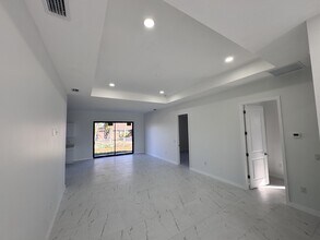 1027 Kismet Pkwy in Cape Coral, FL - Building Photo - Building Photo